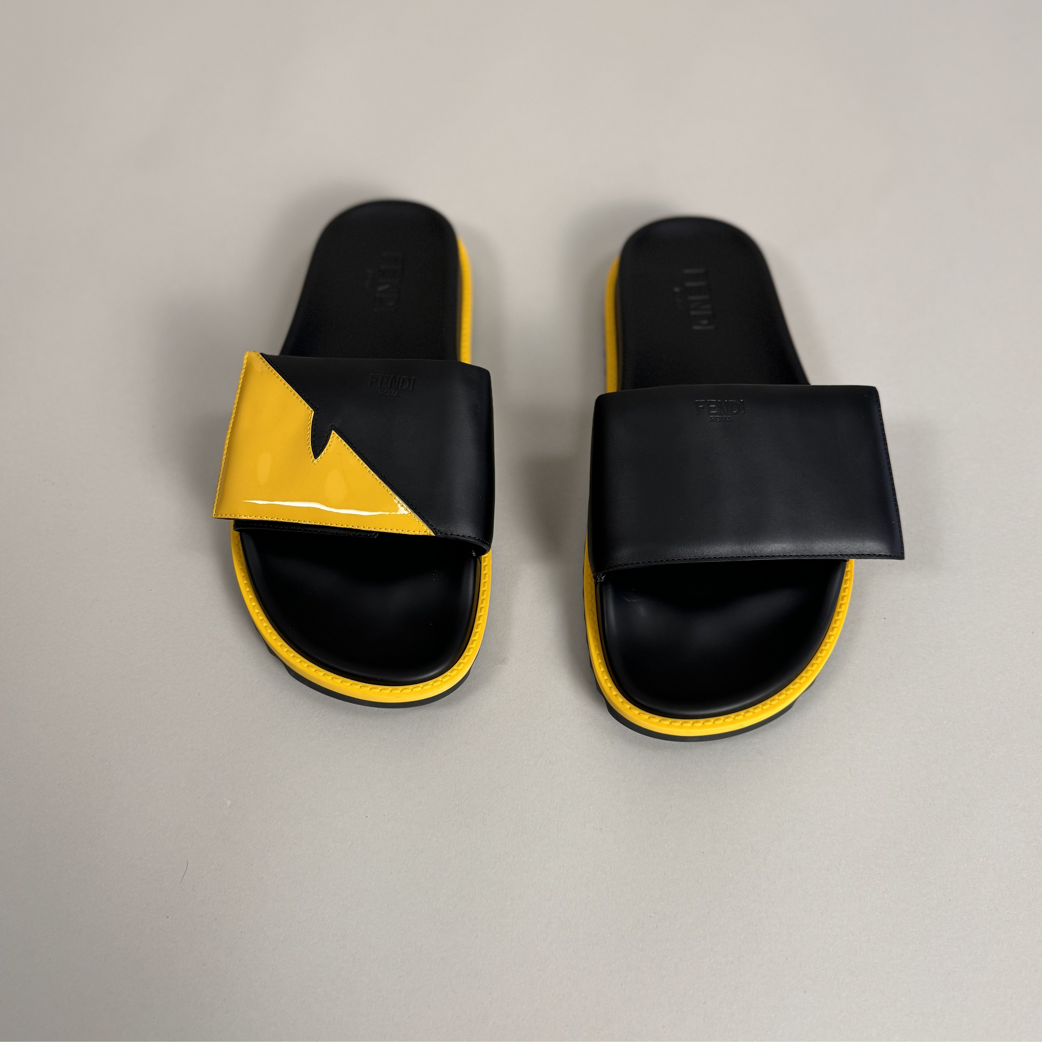 Sandalias FENDI