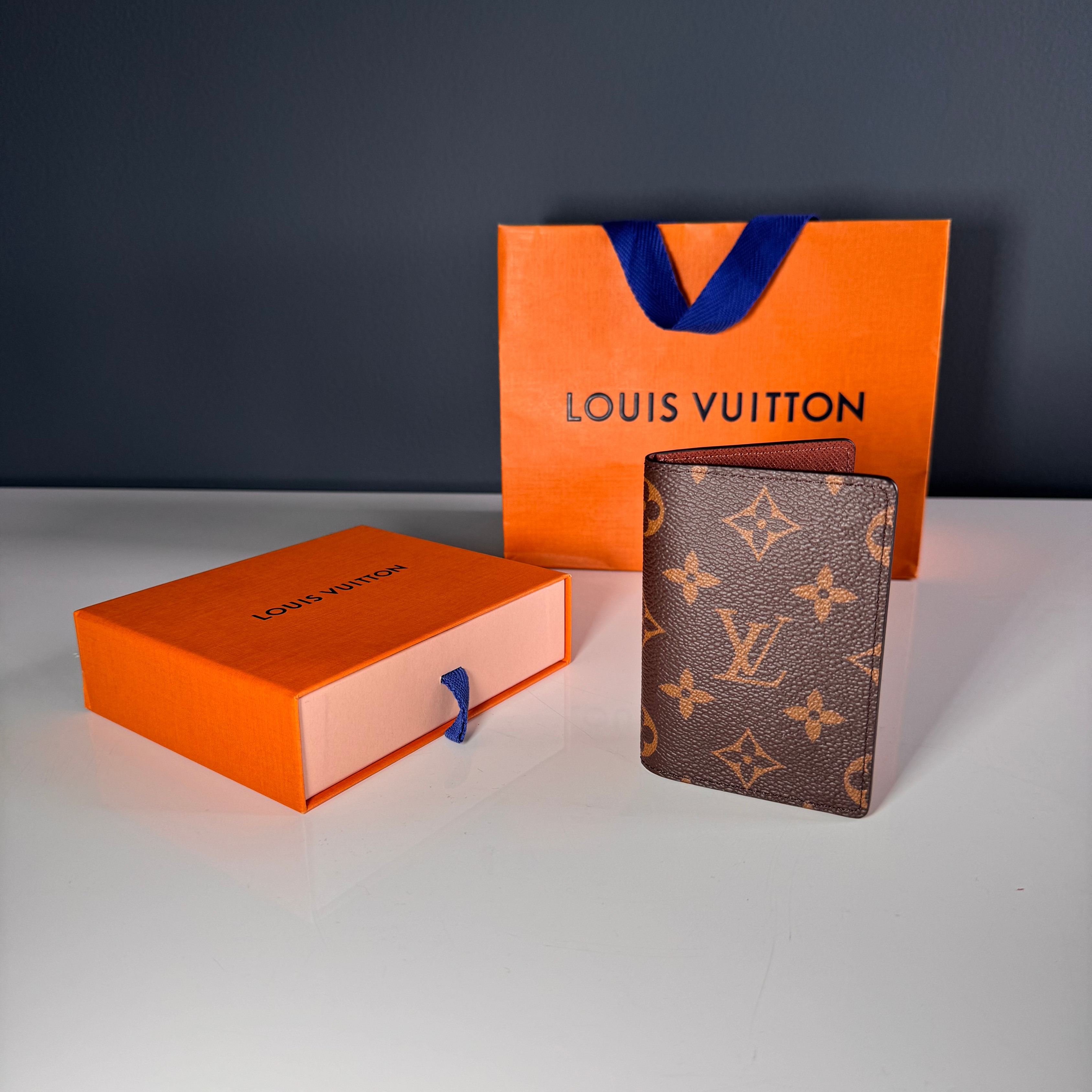 Tarjetero LOUIS VUITTON