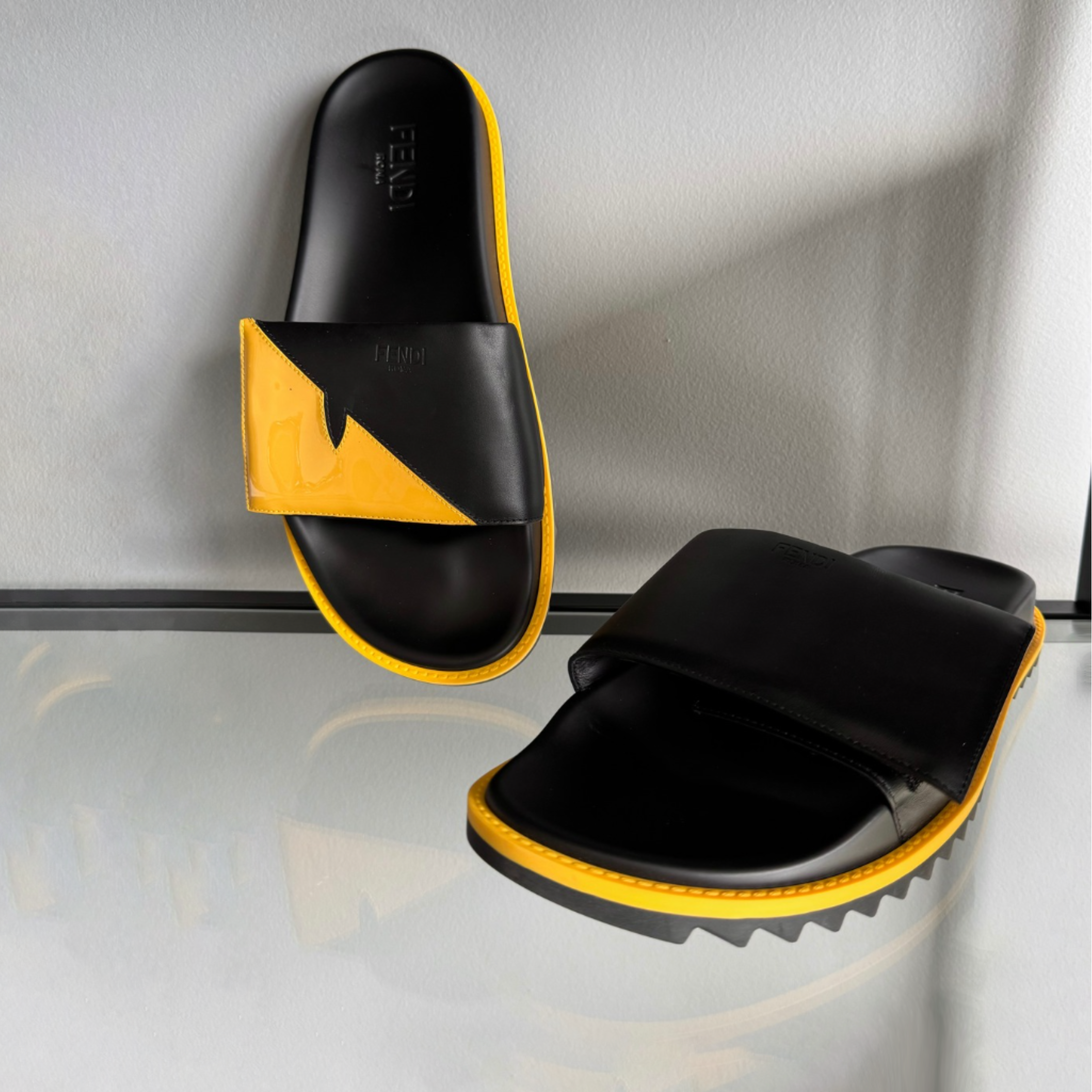 Sandalias FENDI