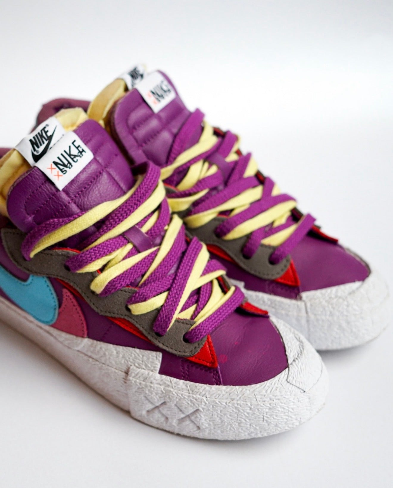 tenis NIKE X SACAI X KAWS