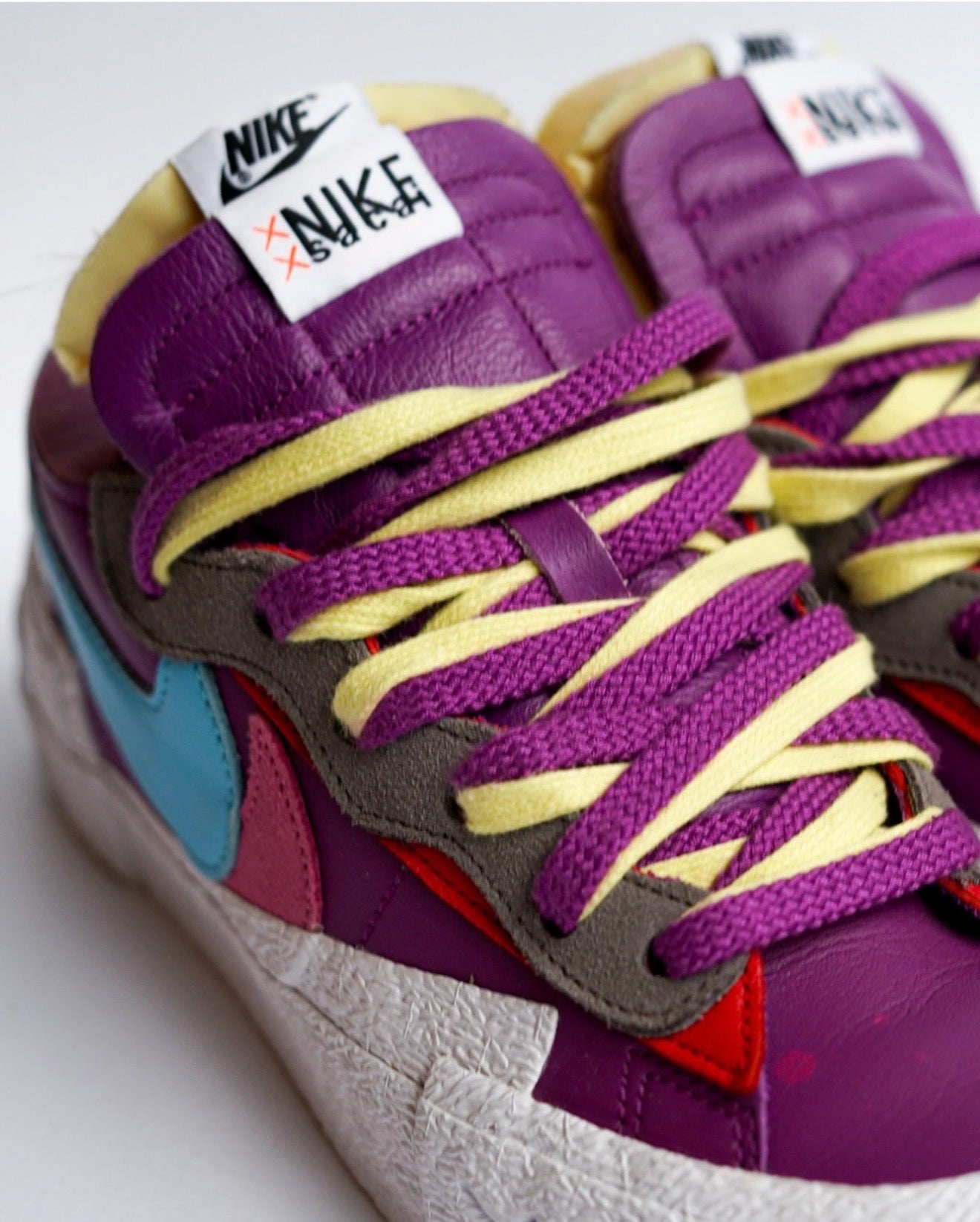 tenis NIKE X SACAI X KAWS