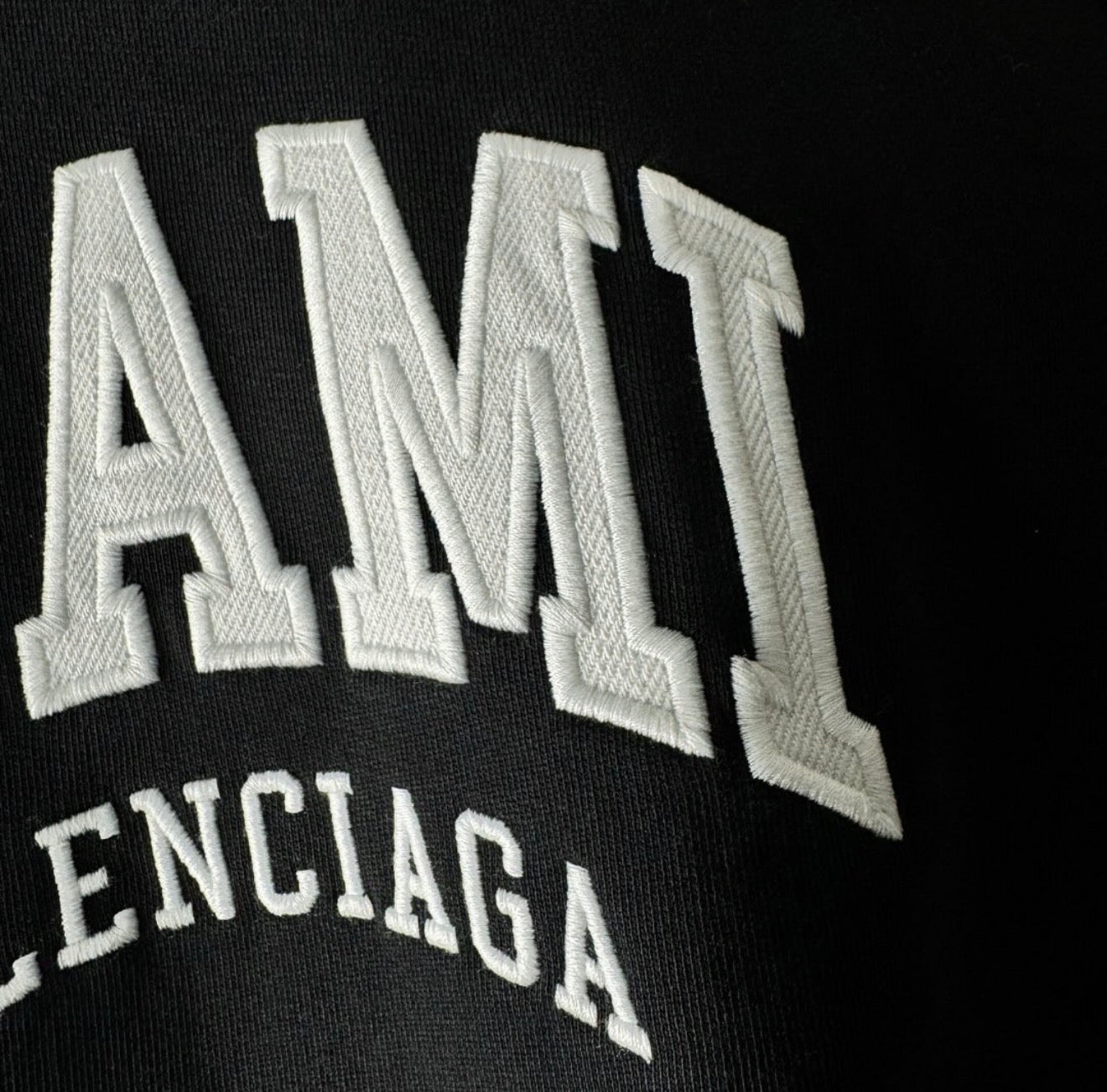 Hoodie con logo bordado BALENCIAGA