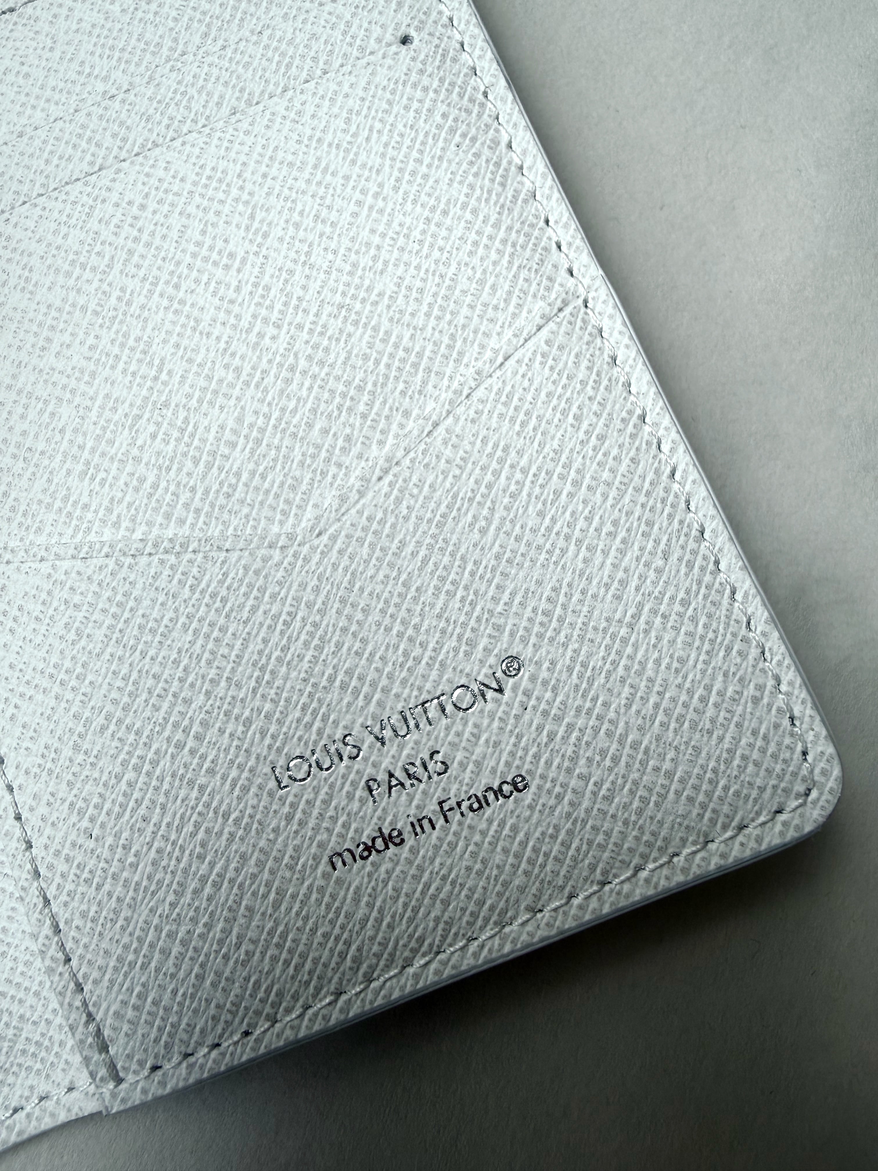 Tarjetero LOUIS VUITTON