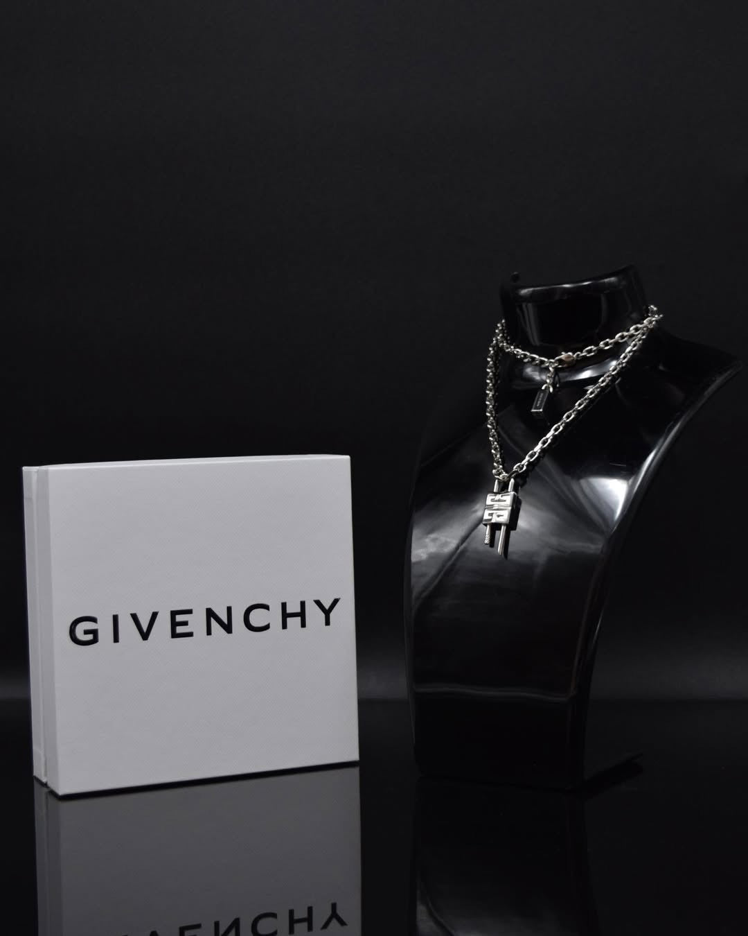 Collar GIVENCHY