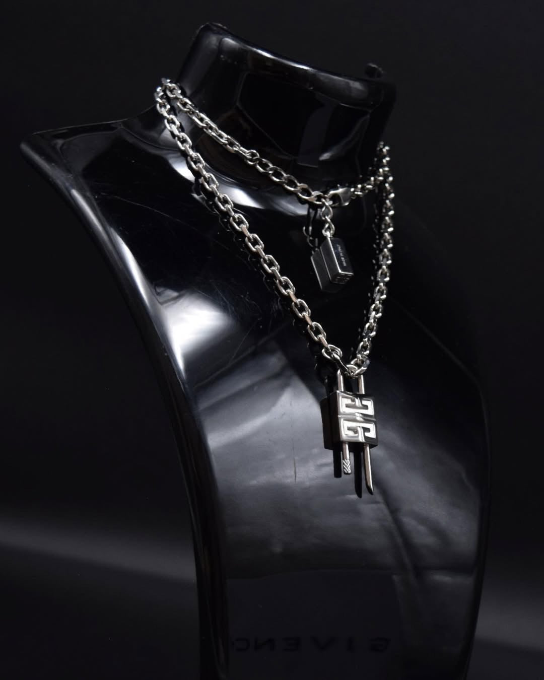 Collar GIVENCHY