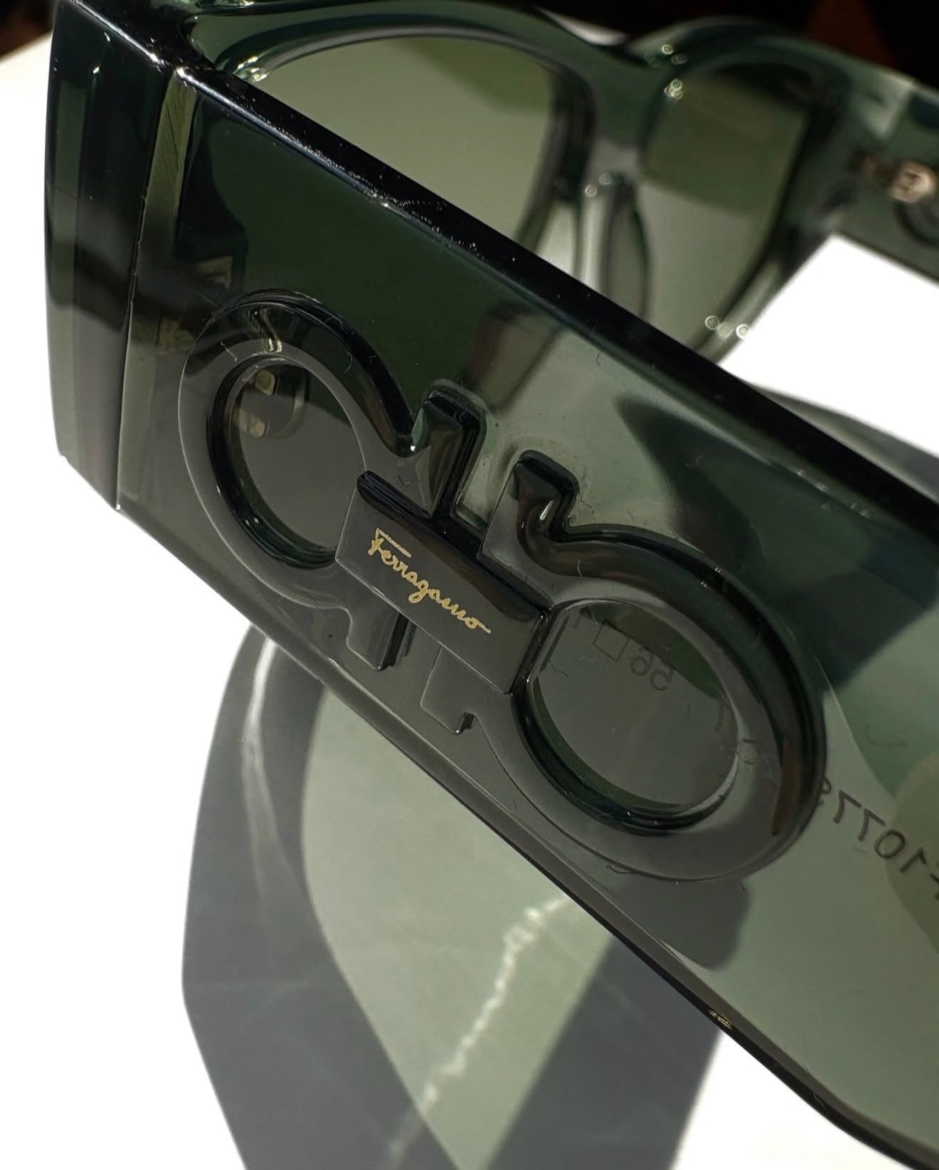 Lentes de sol FERRAGAMO